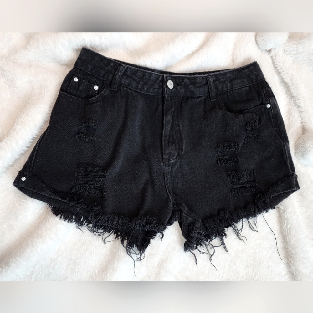 SHEIN Mid-waist Distressed Raw-cut Black Shorts, Size L